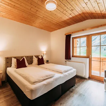 Holiday home Barney S *